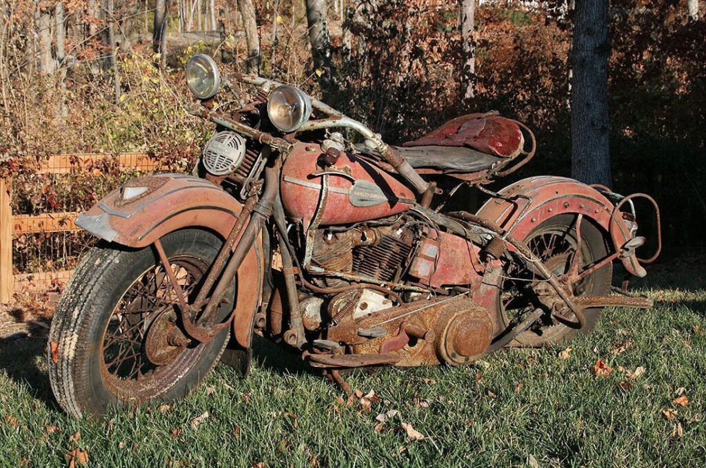 rusted junk motorcycle in tampa